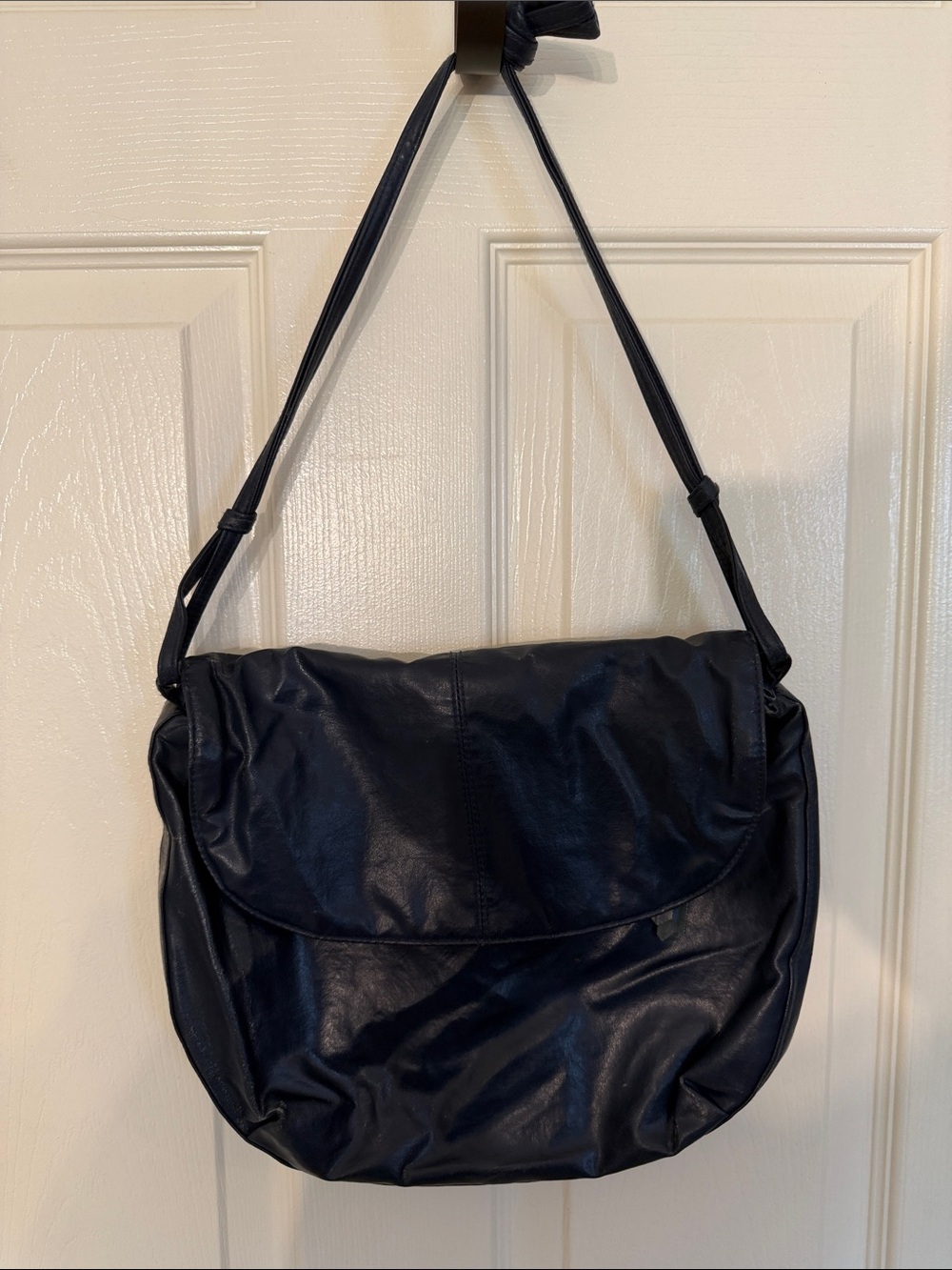 Vintage Sarne Black Shoulder Bag